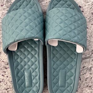 APL Quilted Leather Lusso Slides in color Seaside, size EU/43